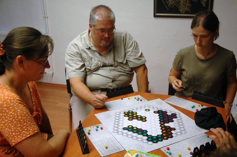 zseniális
